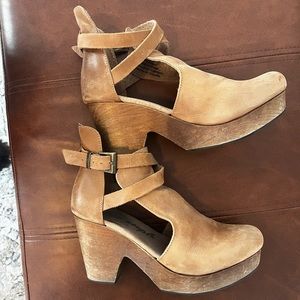 Free people clogs